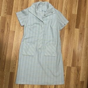 Vintage dress. Blue and tan pattern.